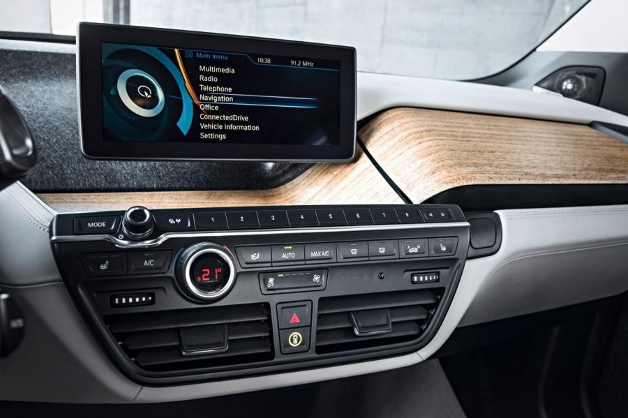  BMW i3 2014 года  (фото 133 из 240)